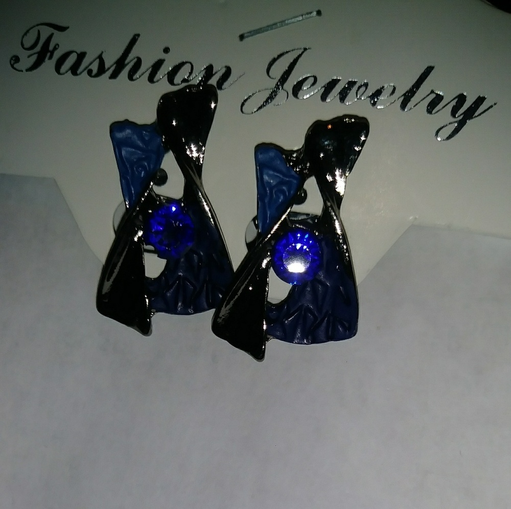 Necklace Set - Picture 2 of 4